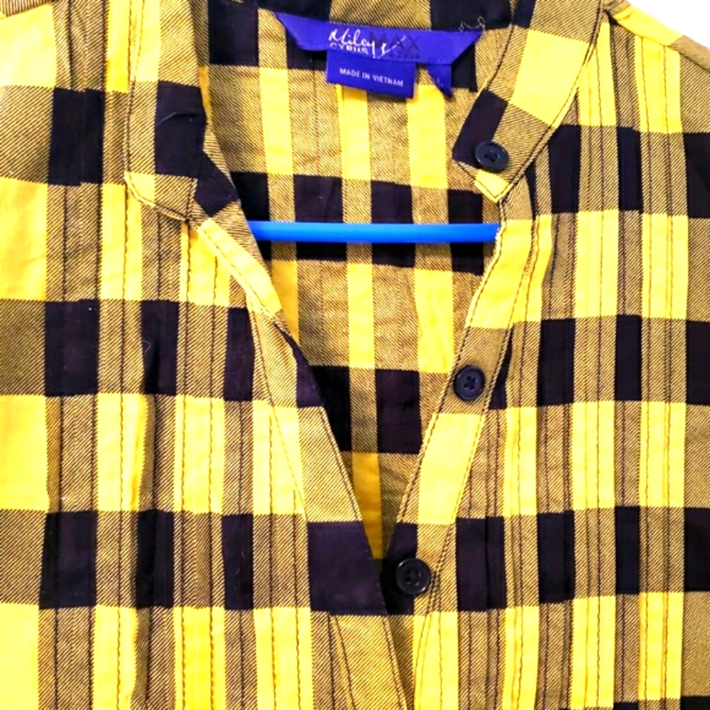 Miley Cyrus large black/yellow checked cotton 3/4 sleeve button up front. 237 - Picture 4 of 4